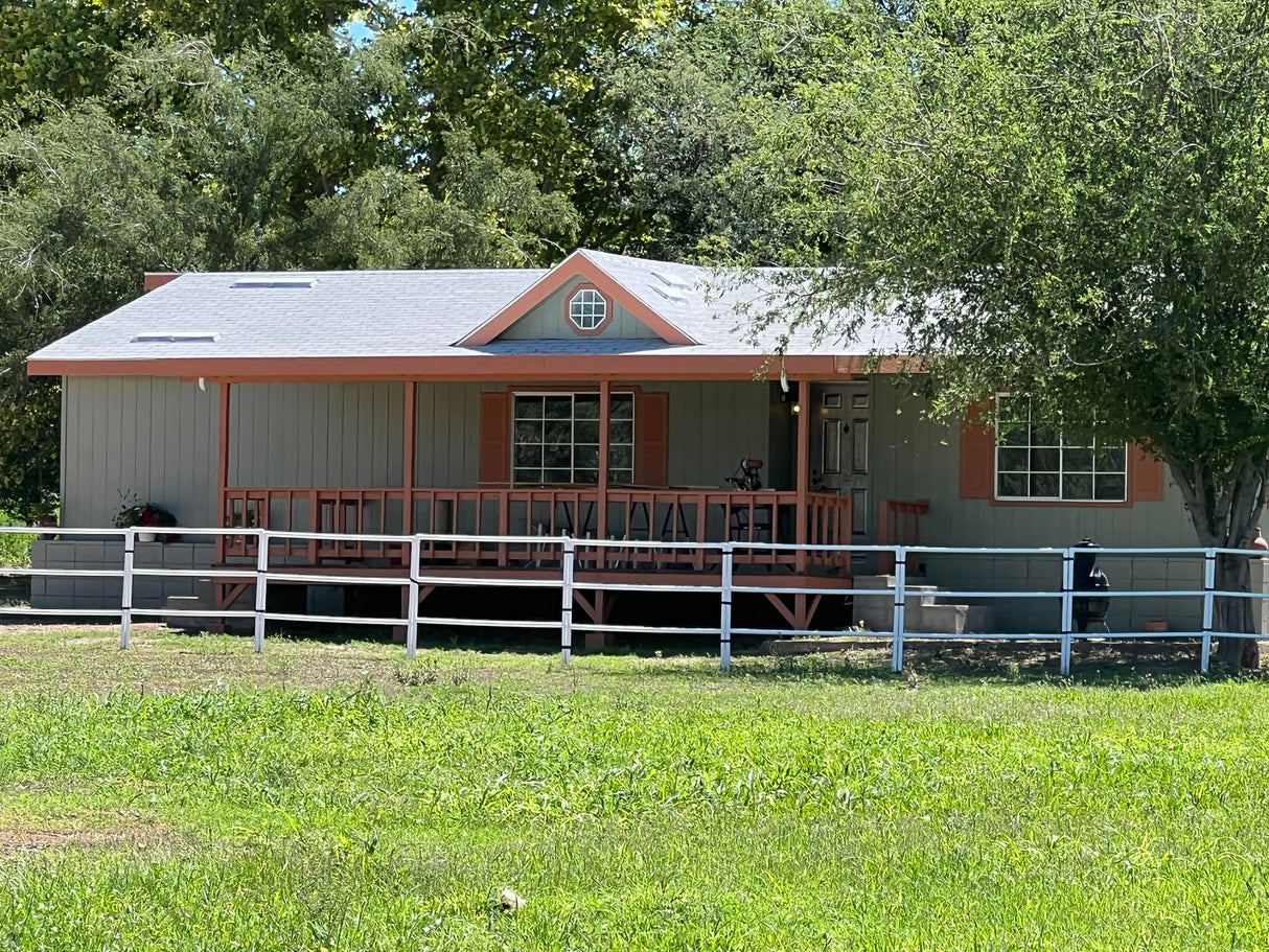 Modular Horse Corral Portable Panel Fencing: (Liberty 24 Panels; 3 Rails)