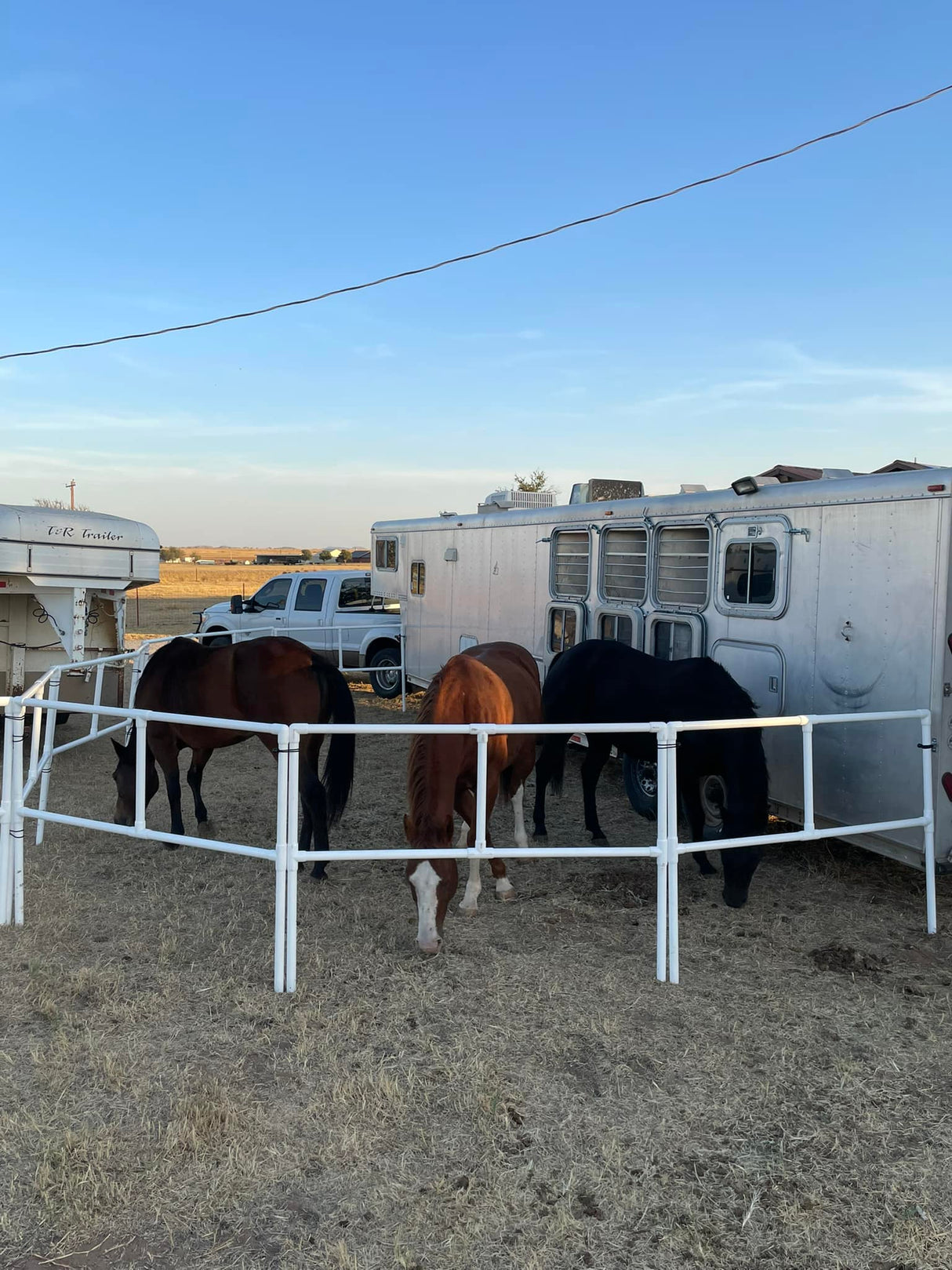 BOGO Buy 6 Get 6 50% OFF: Heavy-Duty Electric Ready-Made Corral (12 Panels; 2 Rails)